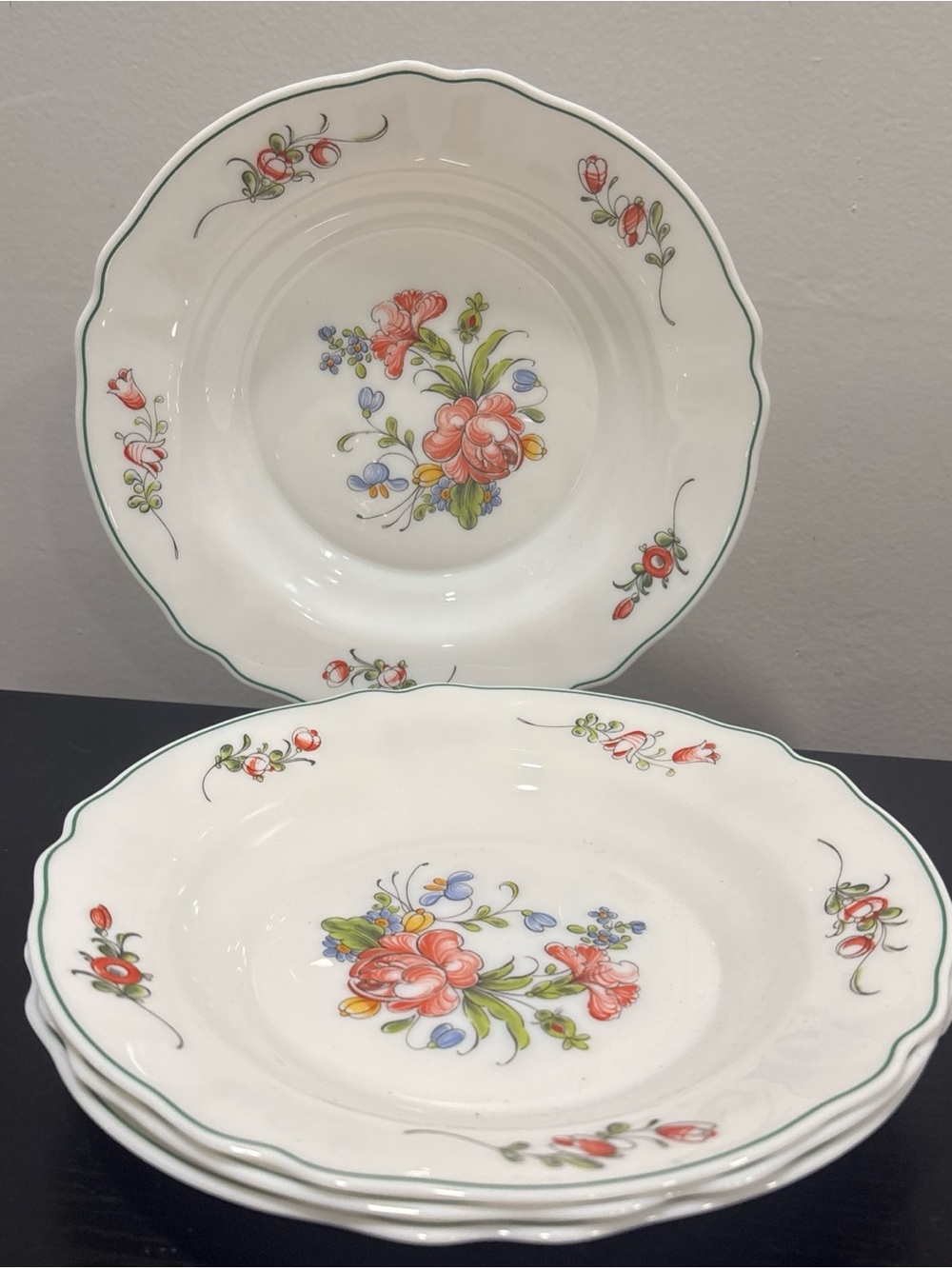 Arcopal milk glass 9” Floral Soup Bowls in Coral & Green (Set of 4) dinner